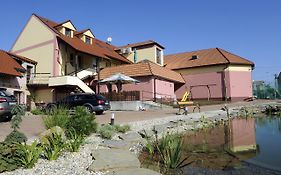 Wellness Penzion Kroměříž - Zlobice
